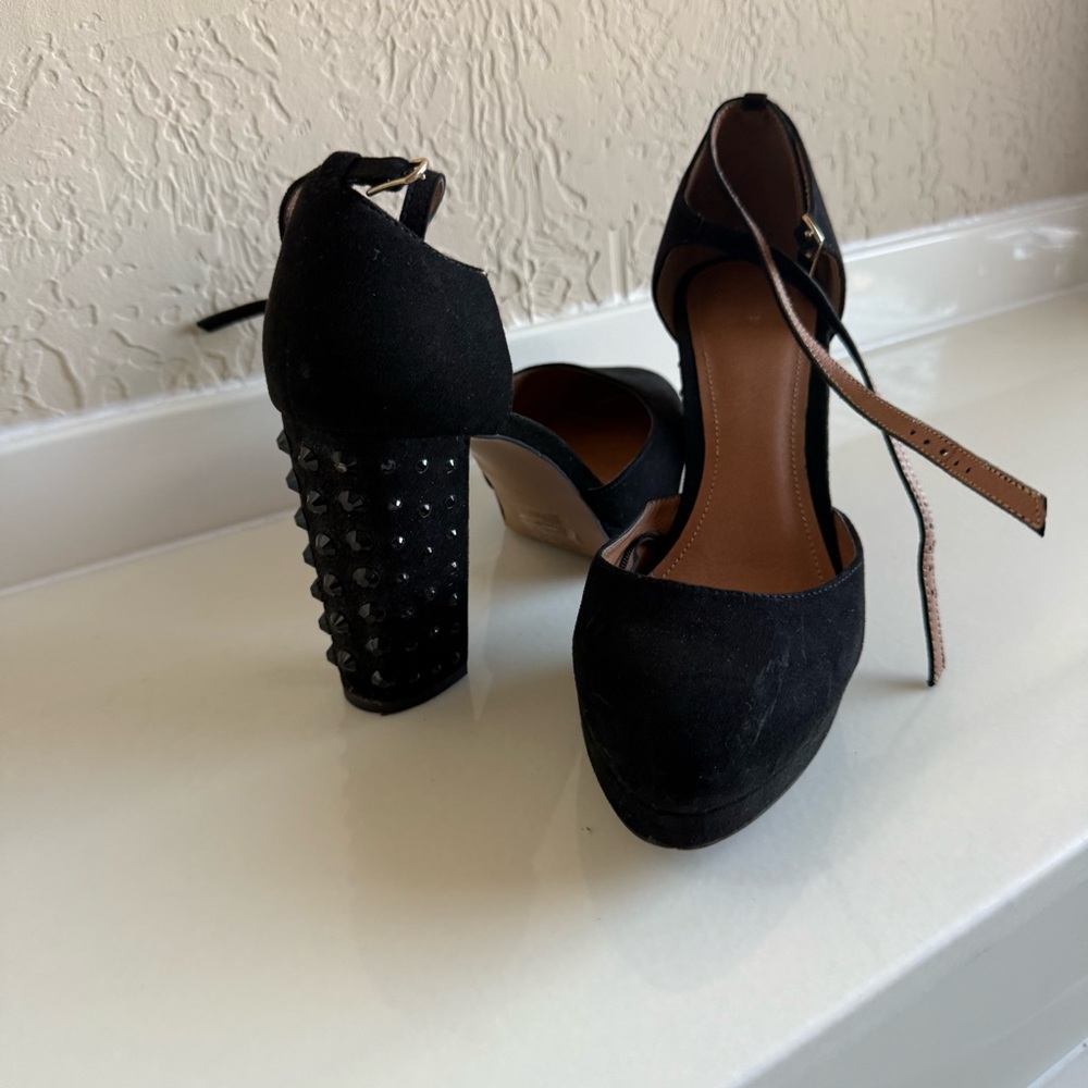 H&M  Black Suede Women Thick Heel party shoes with Rhinestones size 9.5